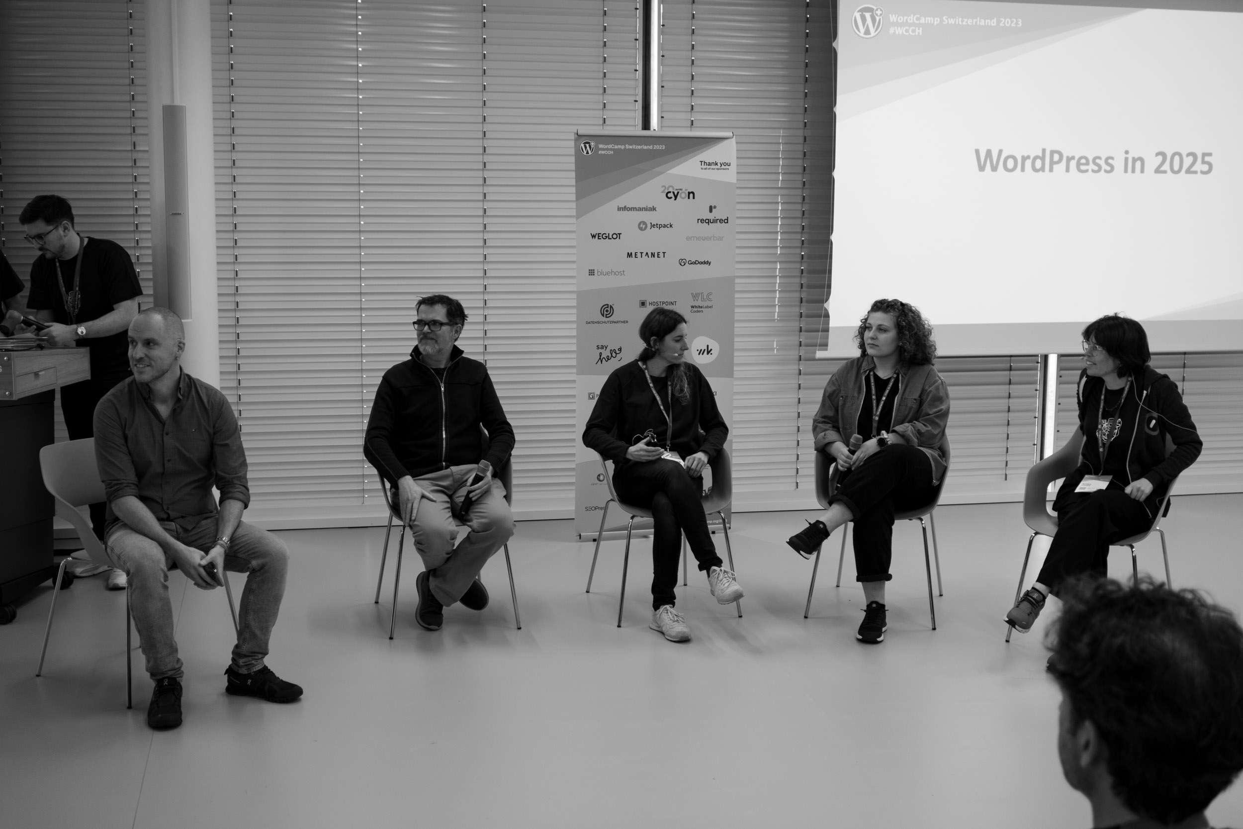 Panel discussion "WordPress in 2025" with Noel Tock, Matt Cromwell, Karin Christen, Simea Merki and Roslyn Lavery.