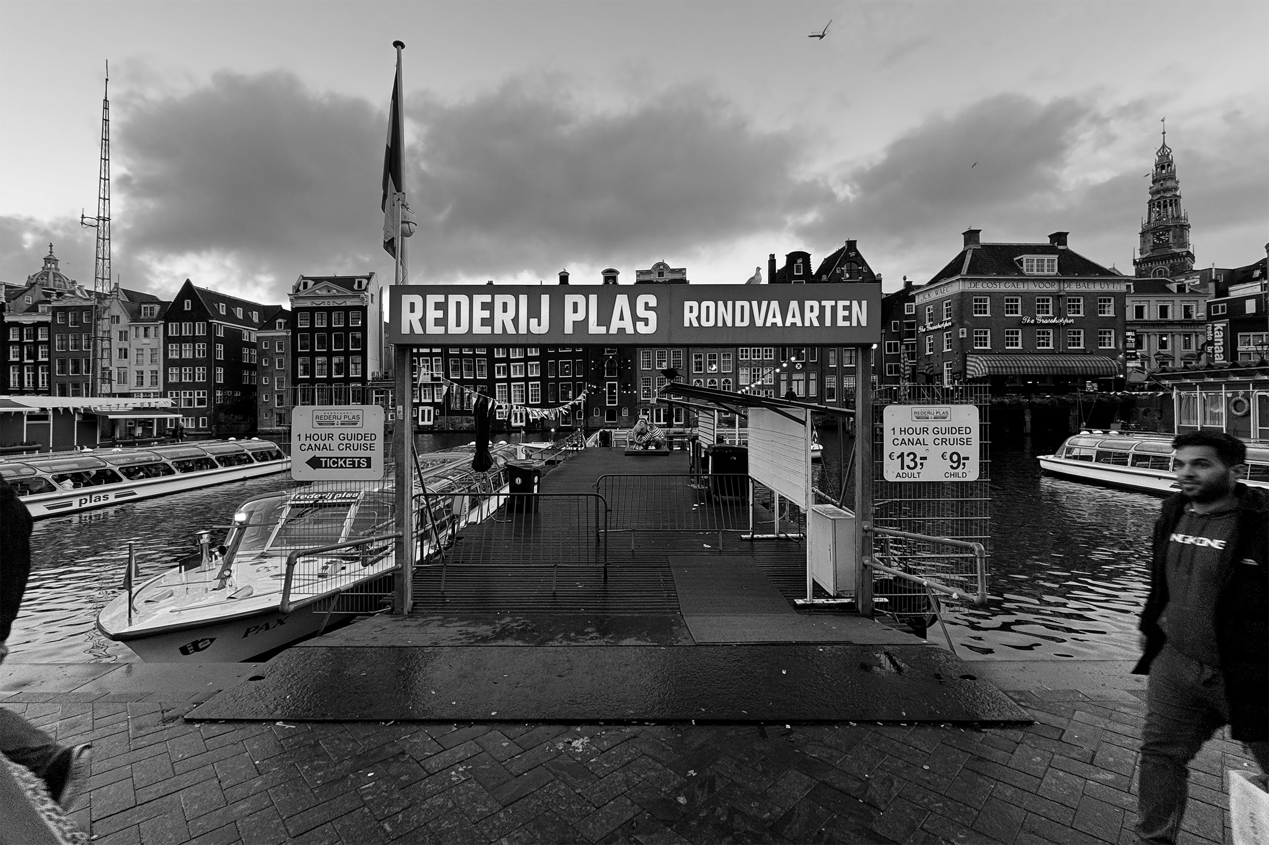 A snapshot of "Rederij Plas" in Amsterdam, where many boat tours start.
